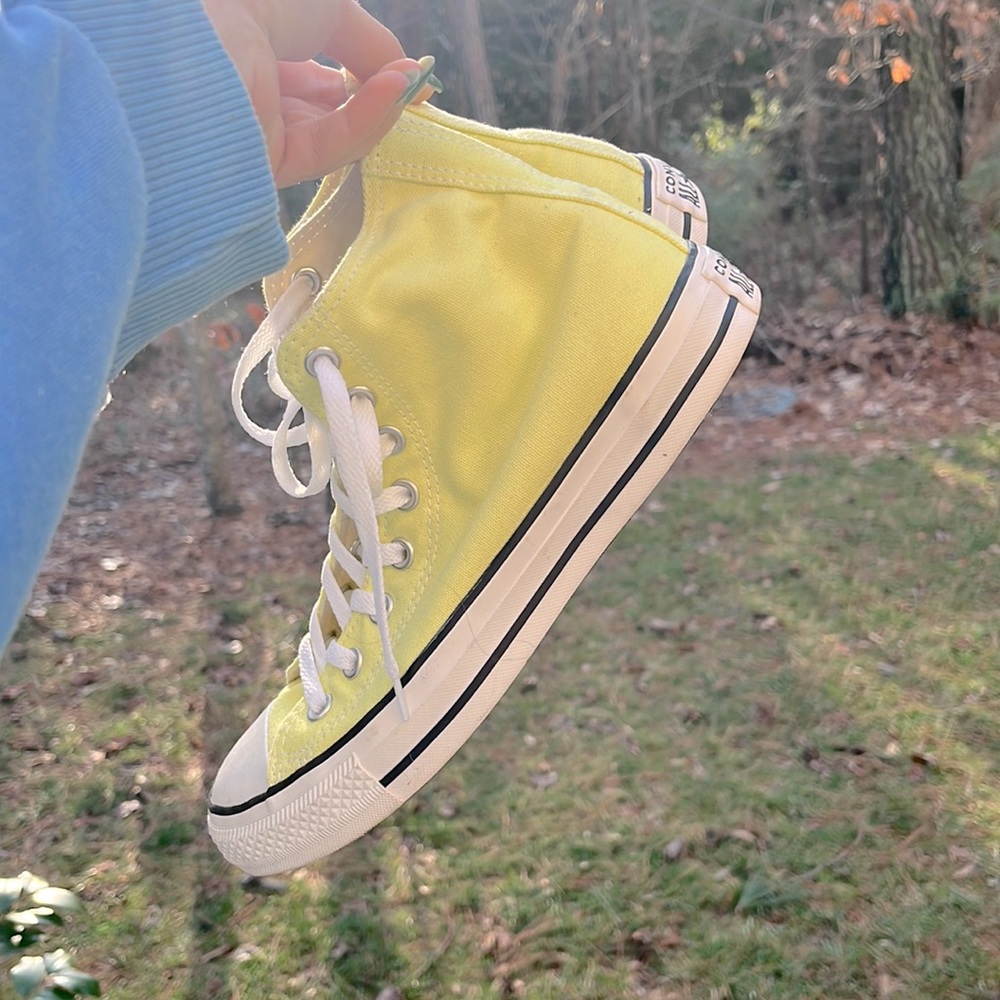 Yellow converse
